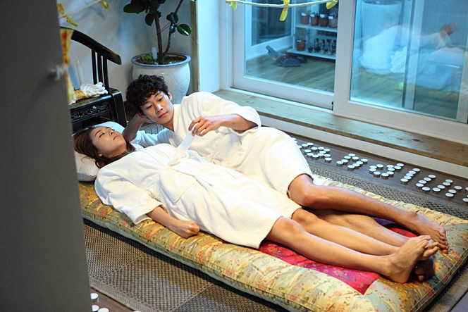 是 a>jeong cho-sin执导的 /a>一部韩国喜剧电影, a>宋三东 /a>, a