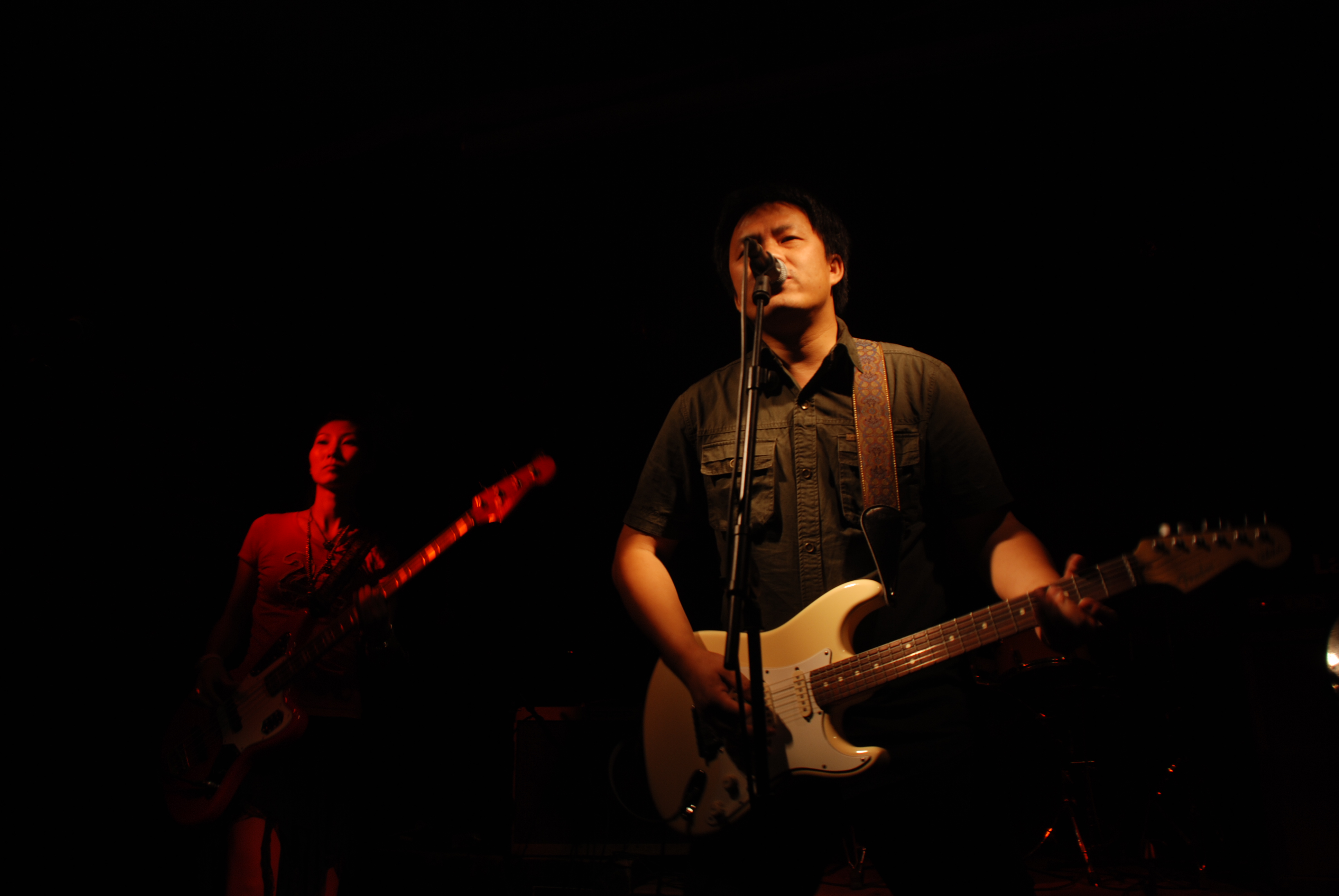  p>布衣乐队主唱吴宁越在疆进酒的不插电专场, a href="#">现场专辑 