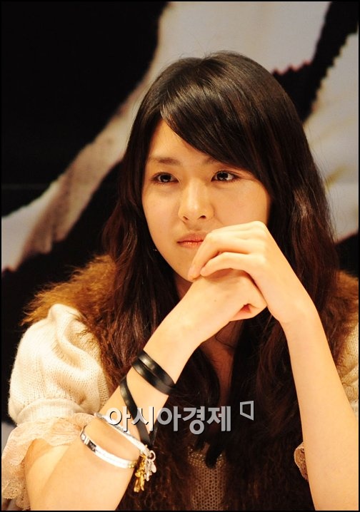  p>李沇熹(lee yeon hee),1988年2月26日出生于韩国,韩国女演员,模特.