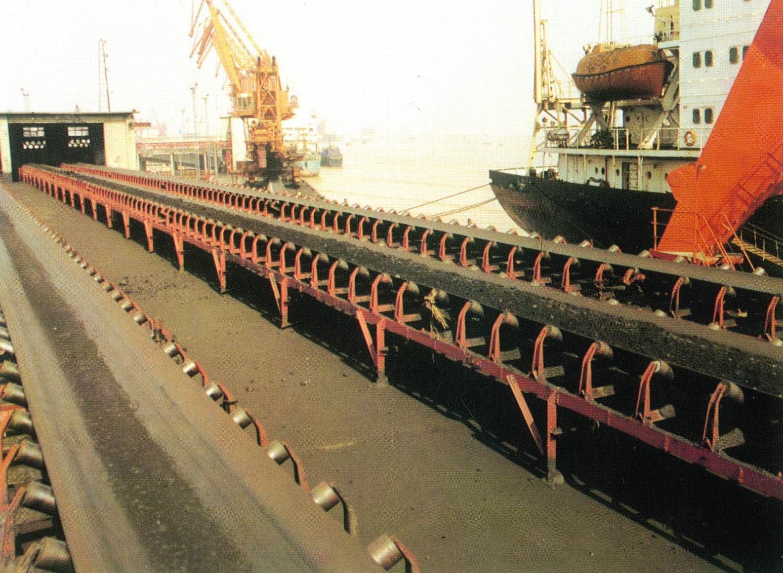 煤矿皮带输送机