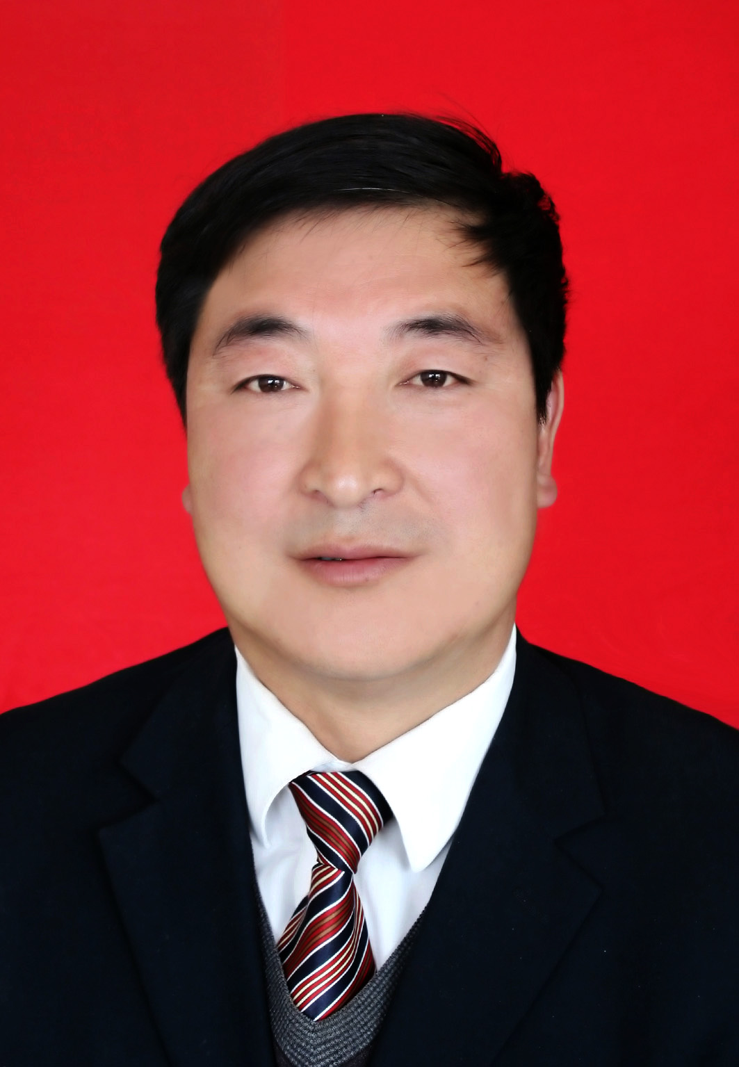  p>男,汉族,1968年7月出生,静宁后梁人,大学学历,1991年7月入党,1995