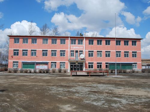 牛心顶镇中心小学