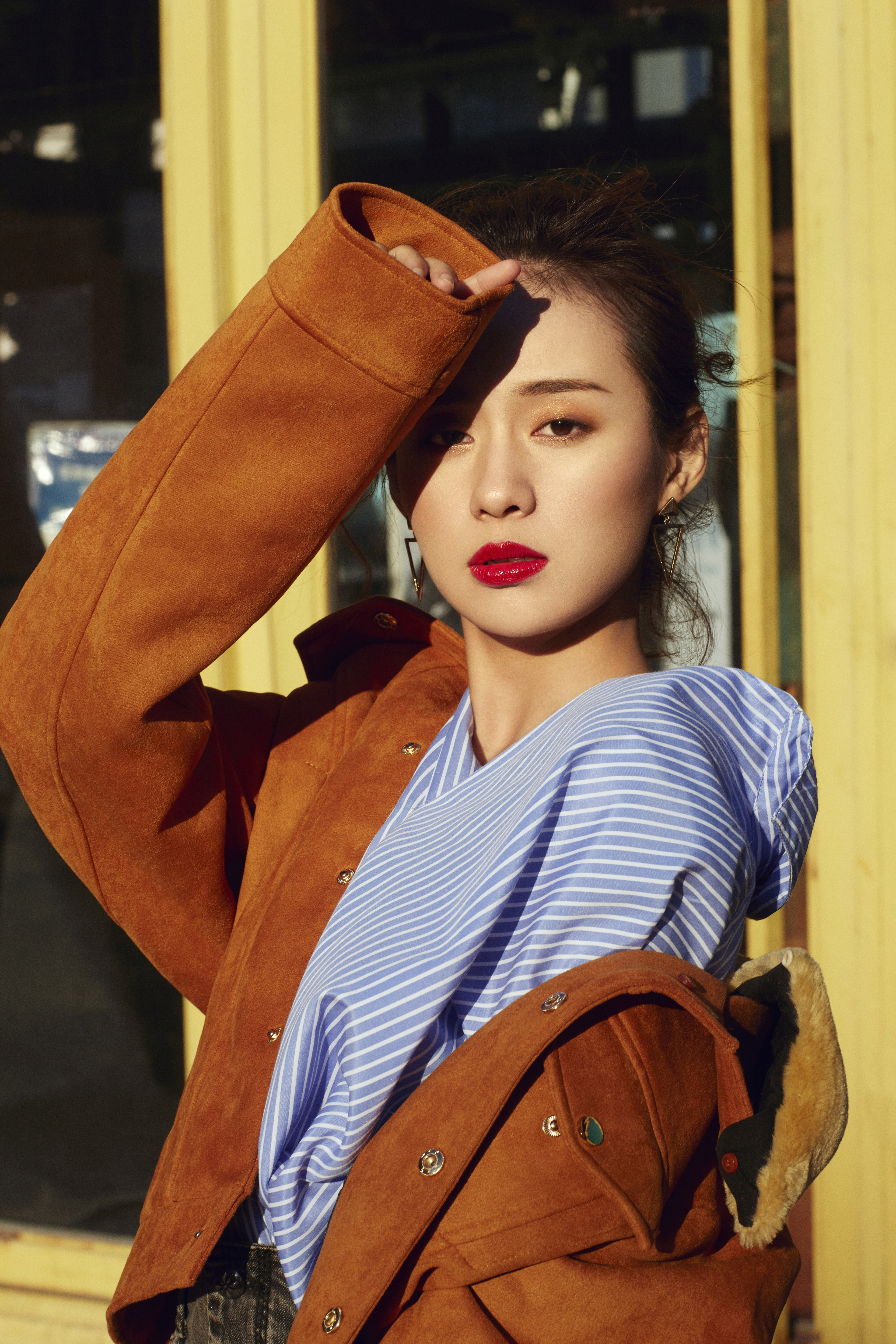  p>郑合惠子,1994年9月16日出生于福建省福州市,中国内地影视女演员