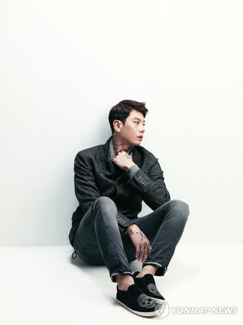  p>朴孝信(park hyo shin),韩国著名男歌手.