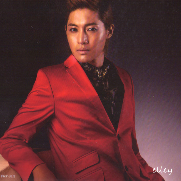  p>《kiss kiss/lucky guy》是韩国歌手金贤重在日本推出的首张个人ep