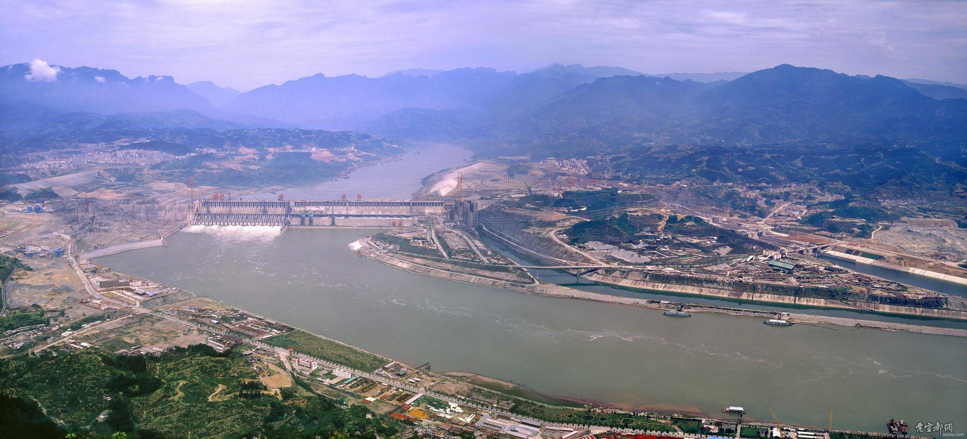  p>三峡大坝,位于中国湖北省宜昌市夷陵区三斗坪镇境内,距下游 a