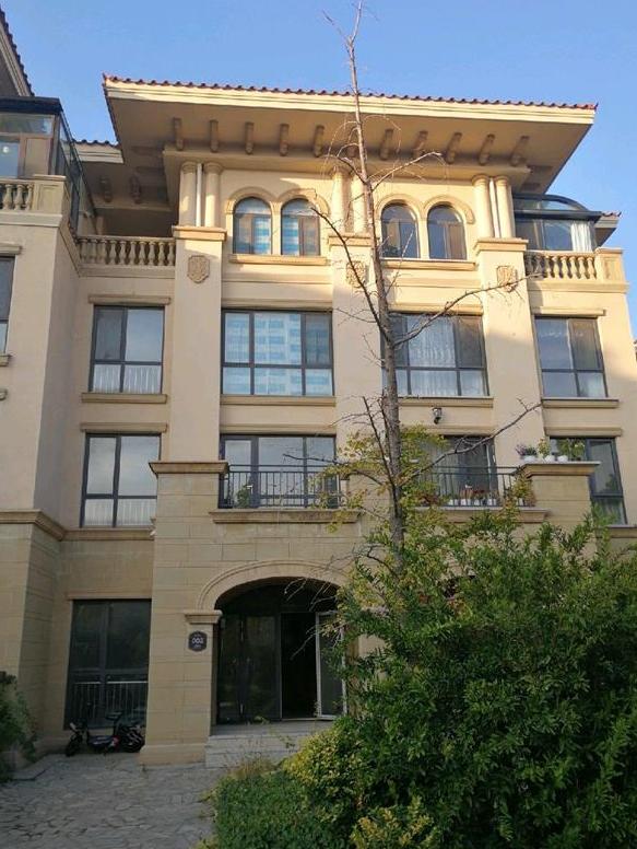  p data-id="gn8bocgufw">御湖公馆位于河北省沧州市高新产业园区