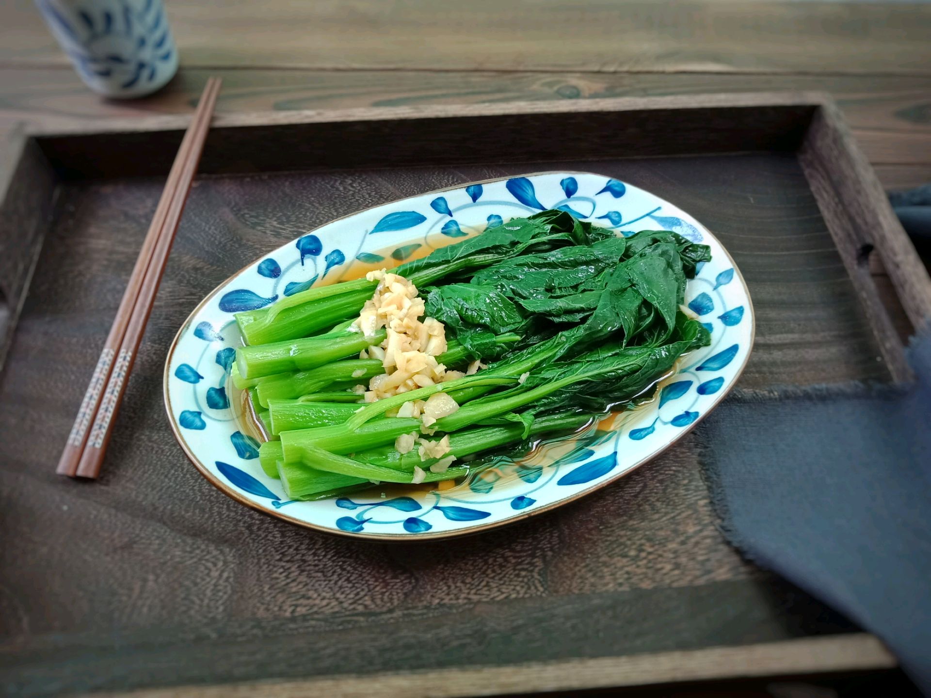  p>芙蓉菜心是一道家常菜肴,是浙江省传统的名菜,属于浙菜系. /p>
