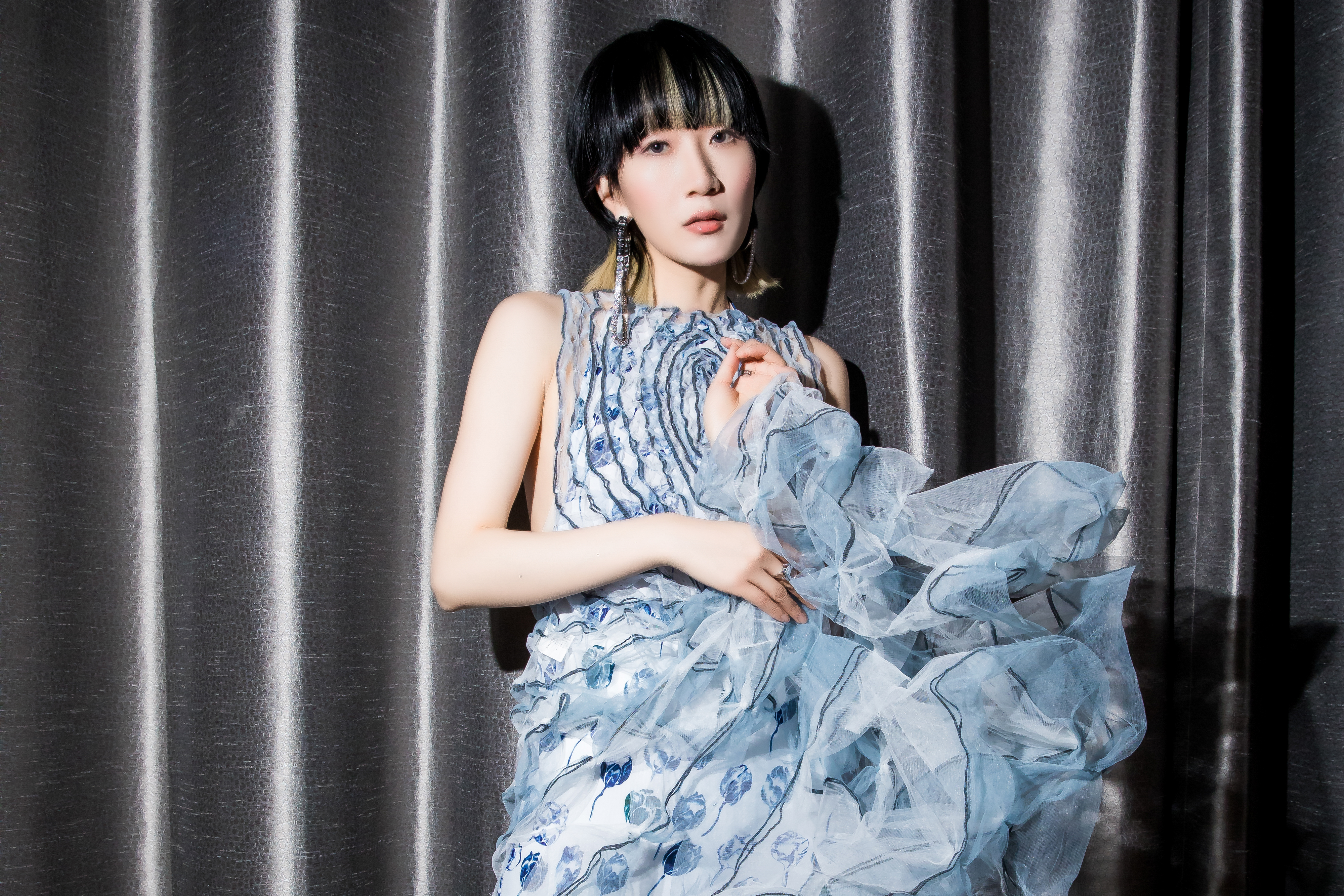 id="gnwnby3nmc">阿肆,1989年7月4日出生于上海市,中国内地女歌手