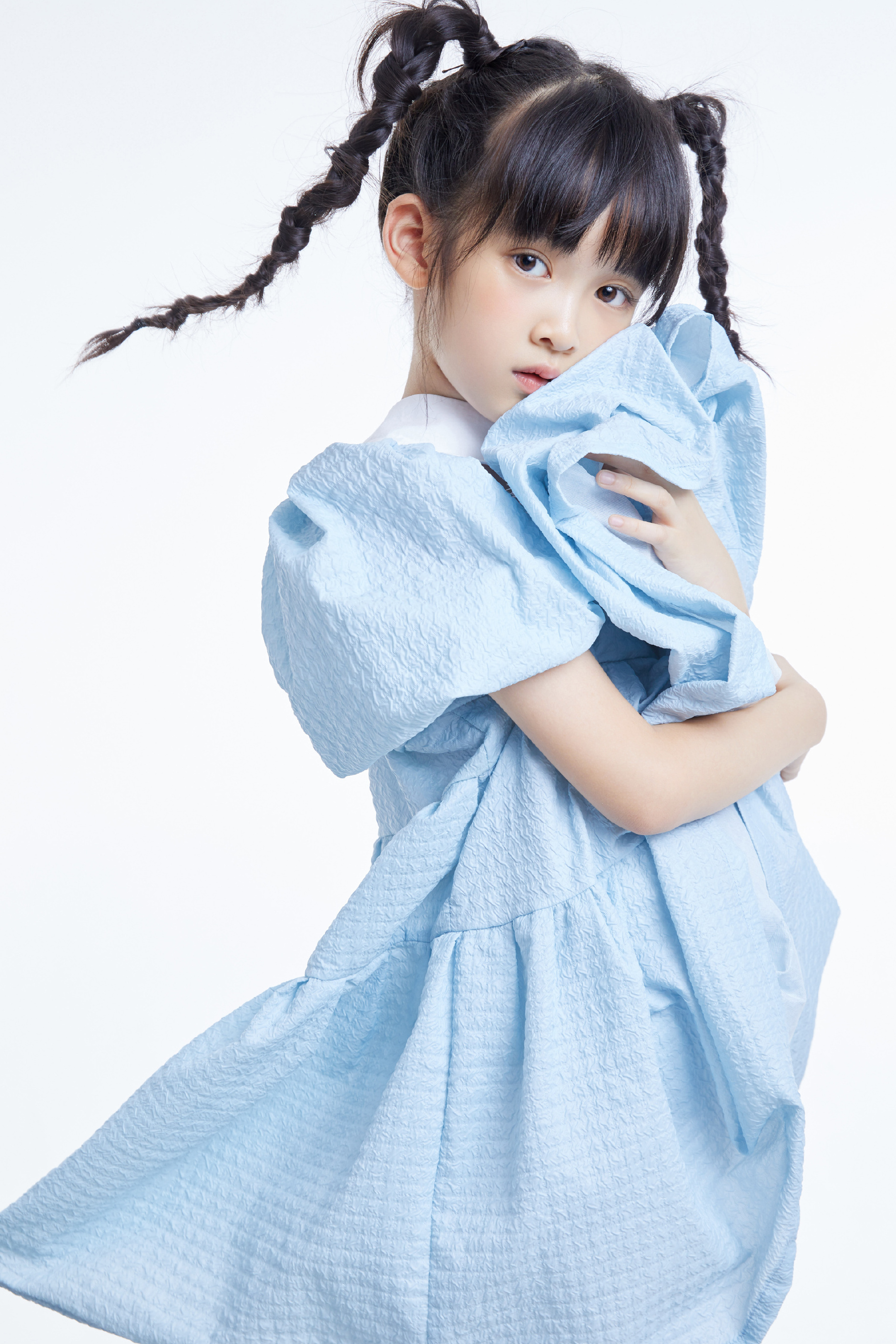 韩陌,2014年3月2日出生,中国内地女演员