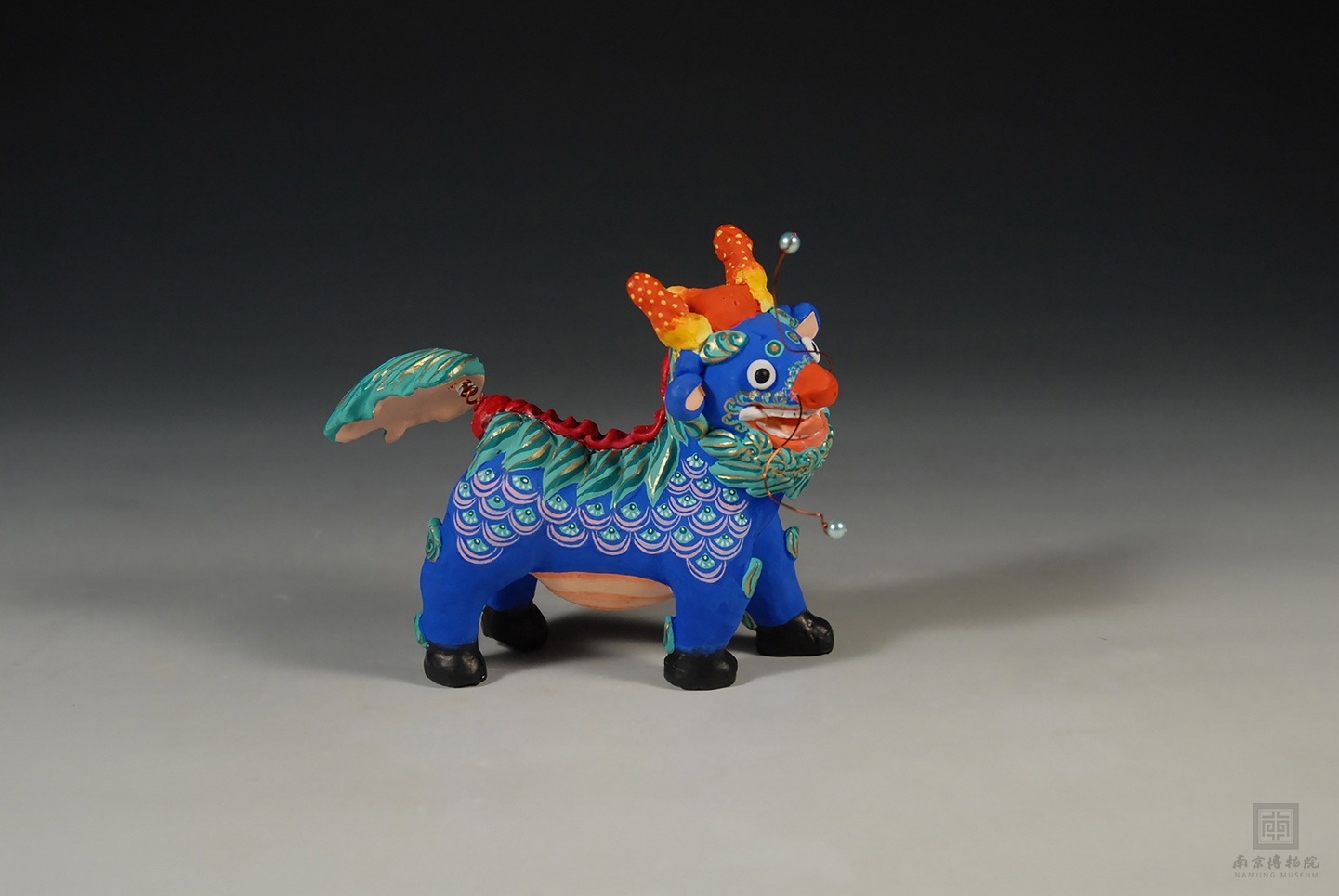 当代喻湘莲惠山泥人"麒麟"