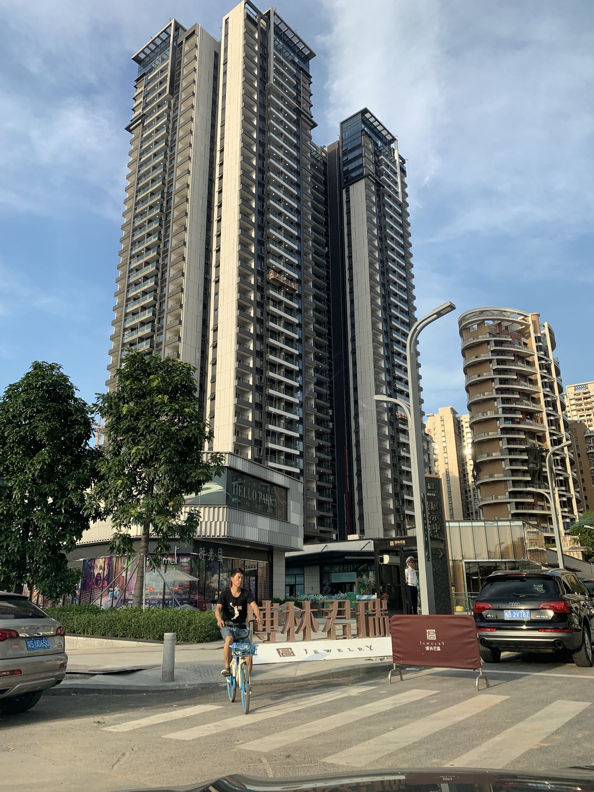  p>博林君瑞位于深圳市宝安区沙井,由深圳博林集团有限公司建成,总