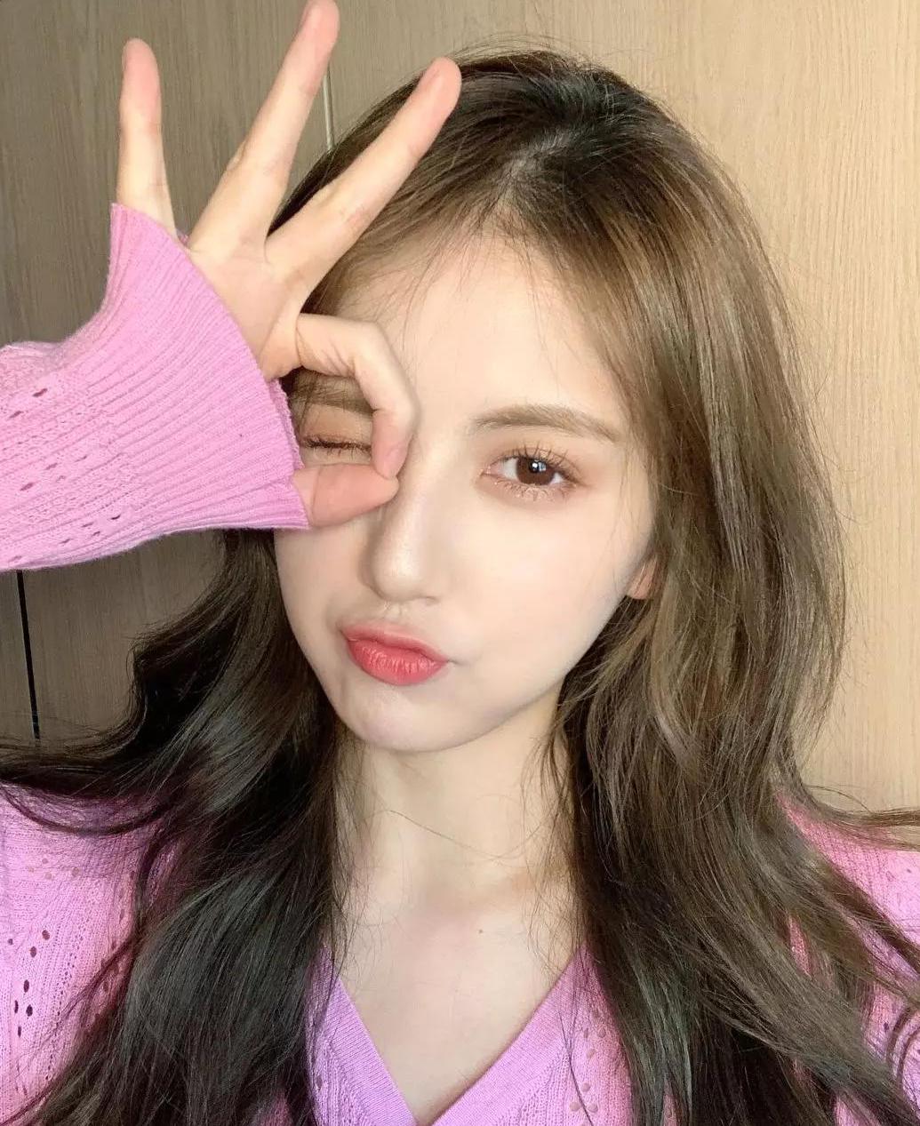  p data-id="go0950yw25">仇琳琳(网名:甜仇),1997年12月17日出生于