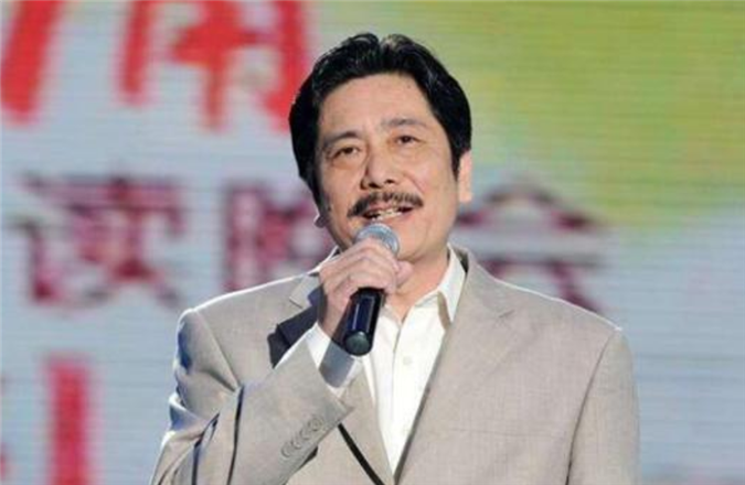 鲁迅长孙周令飞：曾到街上卖爆米花，晚年靠宣传祖父文学为生_百科TA说
