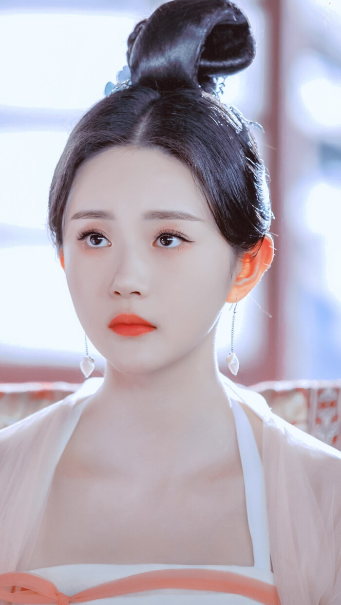 是古装甜宠轻喜剧《 a target="_blank" href="/item/传闻中的陈芊芊