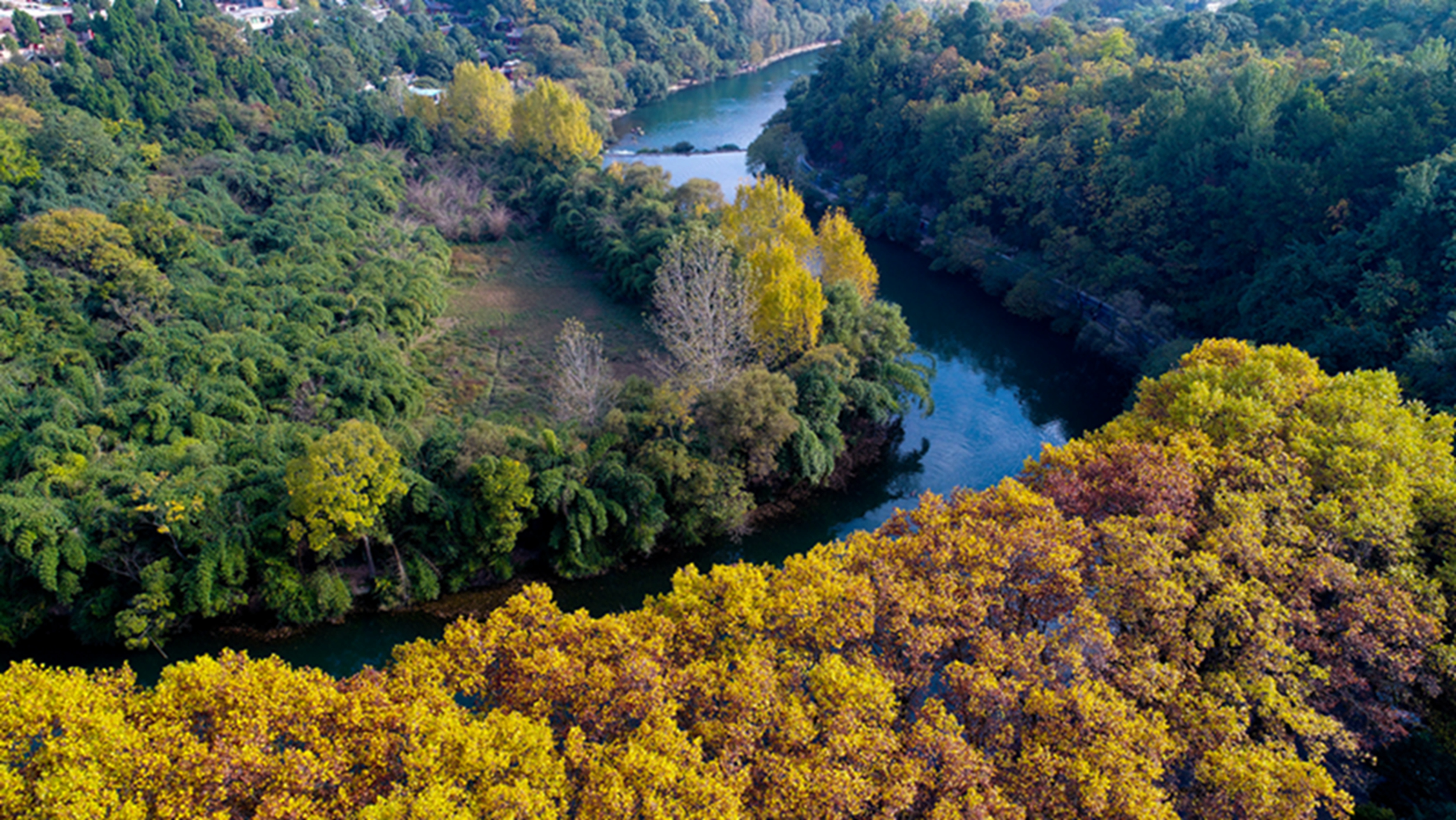 id="twrgy4bxdfzo">花溪十里河滩旅游度假区主要包括花溪湿地公园