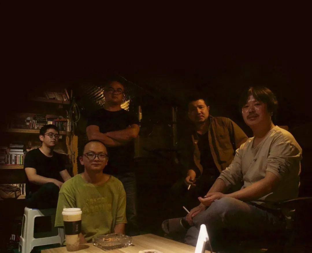 《他们说忘了摇滚有问题》是 a target="_blank" href="/item/腰乐队