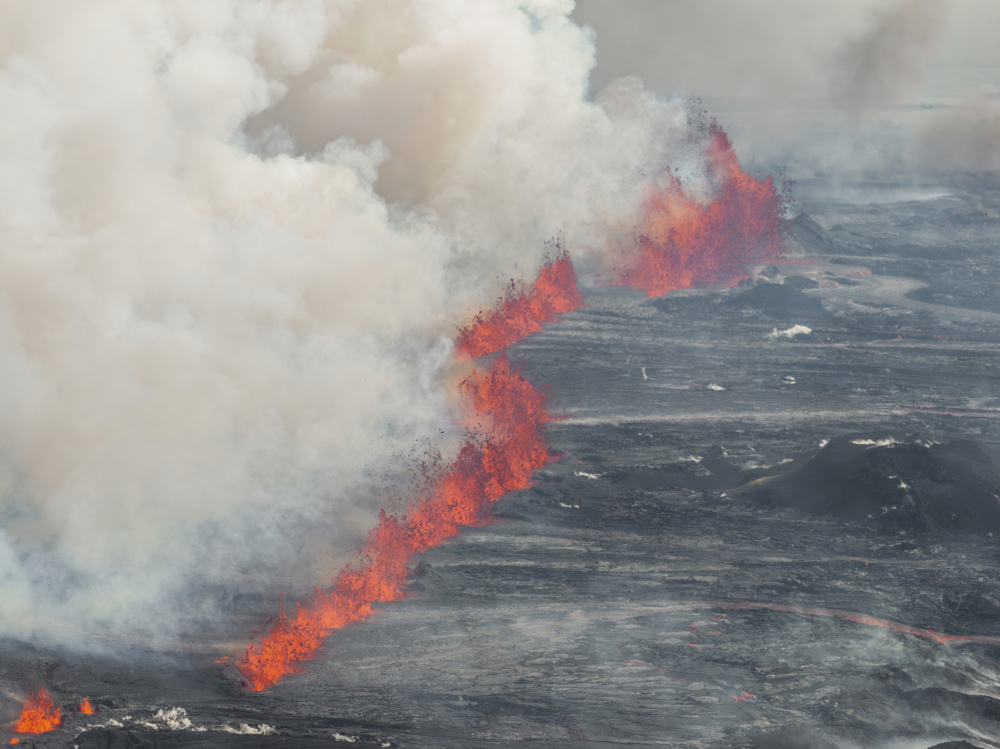 雷恰角半岛火山