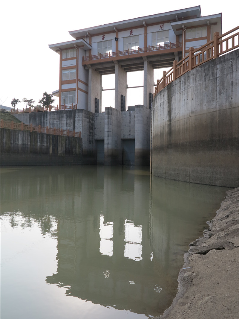下坝茅东进水闸