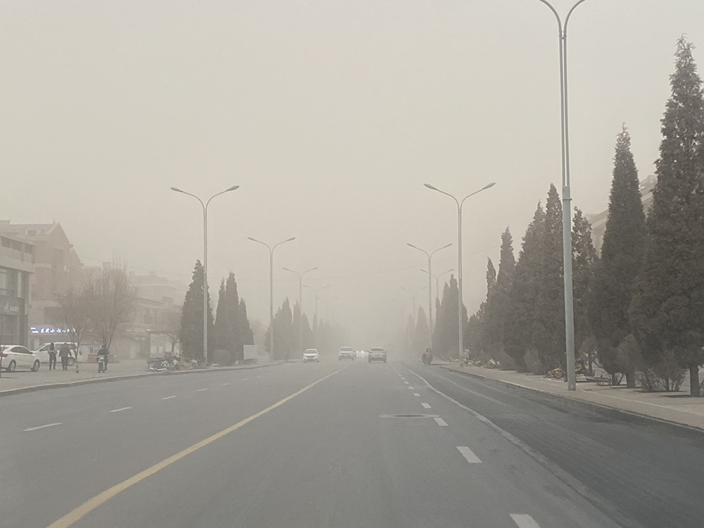 巴彦淖尔市,乌海市,鄂尔多斯市,包头市,呼和浩特市出现强沙尘暴
