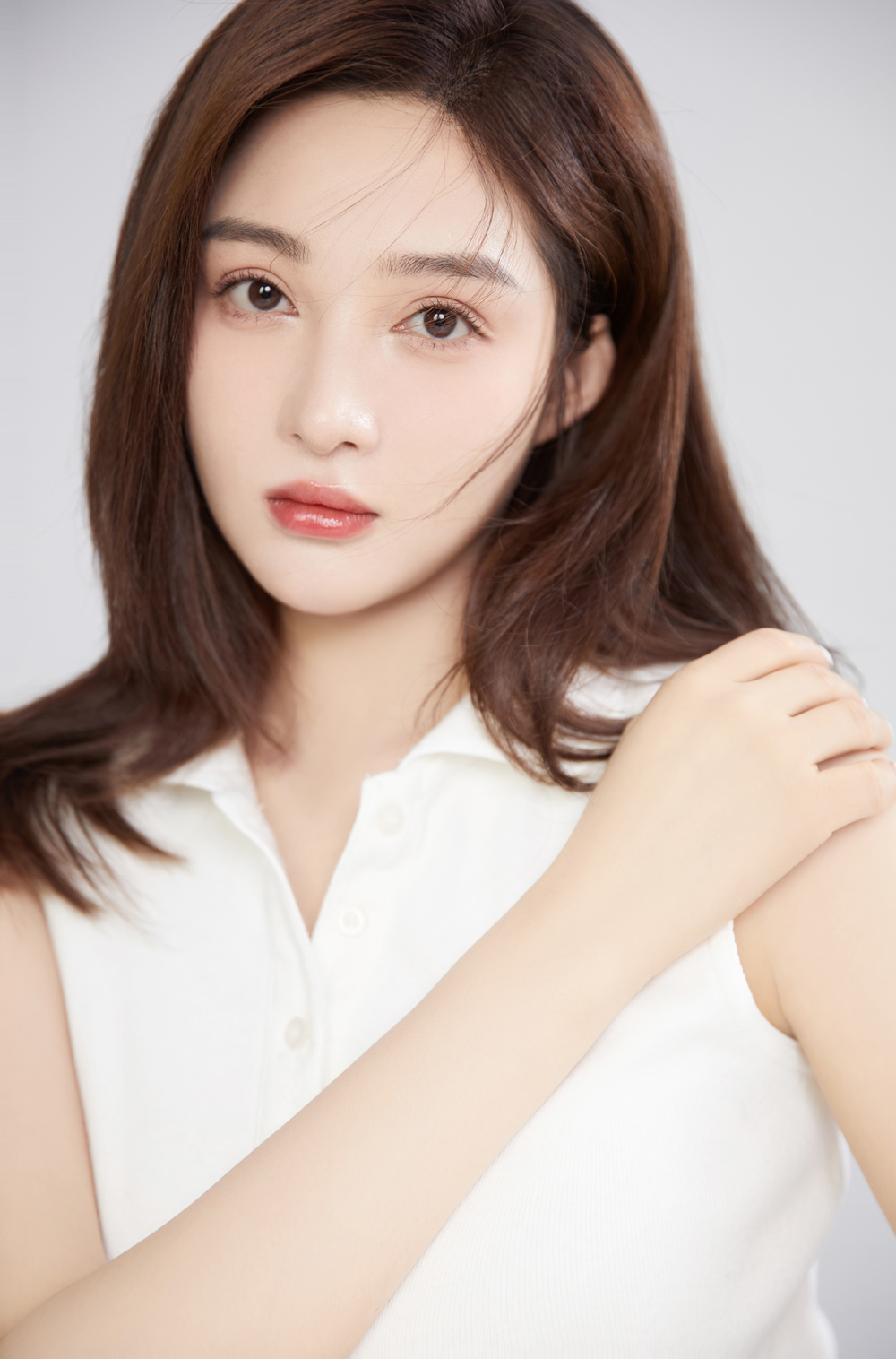  p>孙嘉璐,1996年9月19日出生于山东省烟台市,中国内地女演员,毕业于 