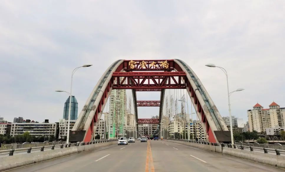  p data-id="ufbmwjhs3zko"> 富乐大桥( 涪江三桥)位于四川省绵阳市区