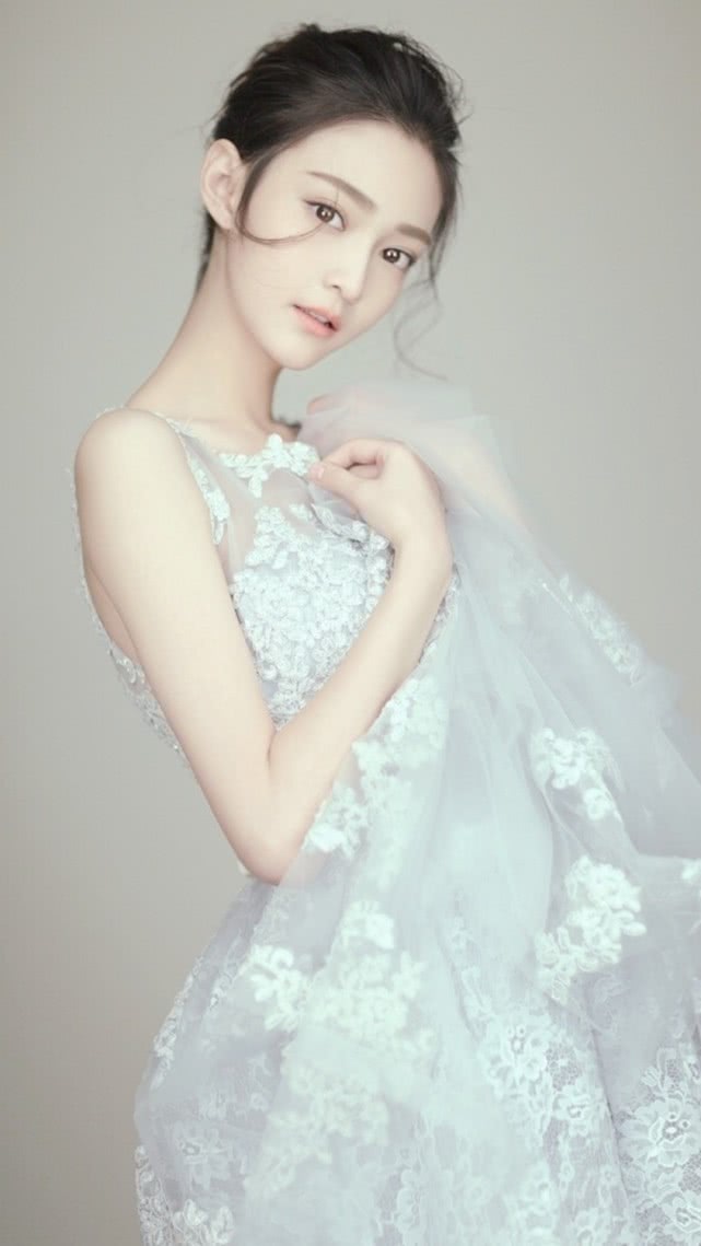  p data-id="gocmt6nypw">盛蕙子,1998年10月