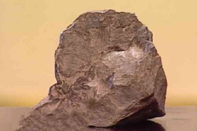  p>闻香玉原石是一块 a target="_blank" href="/item/汉中/363309"