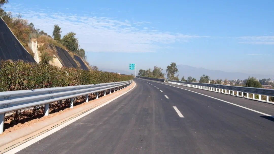  p data-id="2ijya5xovet">大南公路是中国广东省境内高速公路. /p>