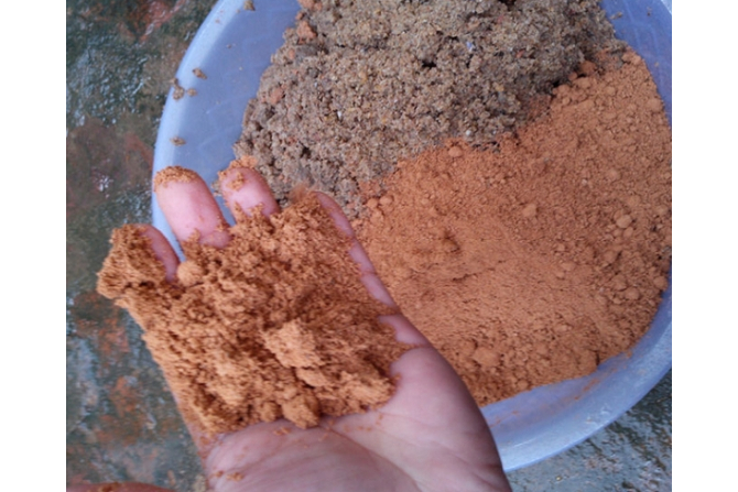  p>素土是天然沉积形成的土层中没有掺杂白灰,河流