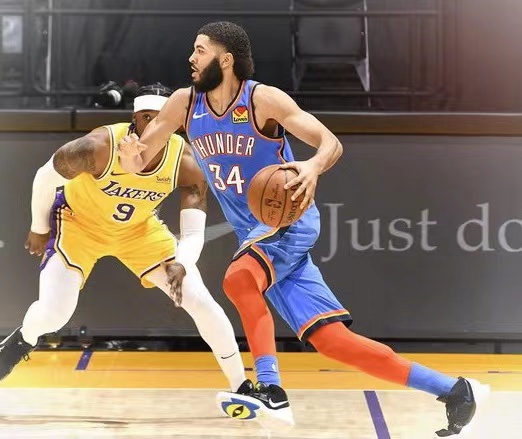  p data-id="gnatzvcybj">肯里奇·威廉姆斯(kenrich williams),生于