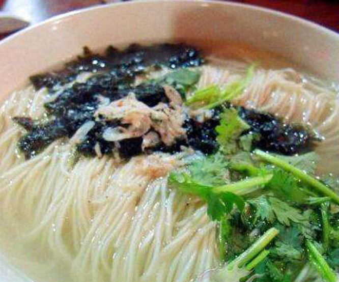  p>夏津银丝面,又名龙凤面,山东省夏津县特色传统名吃,原为雷集乡张集