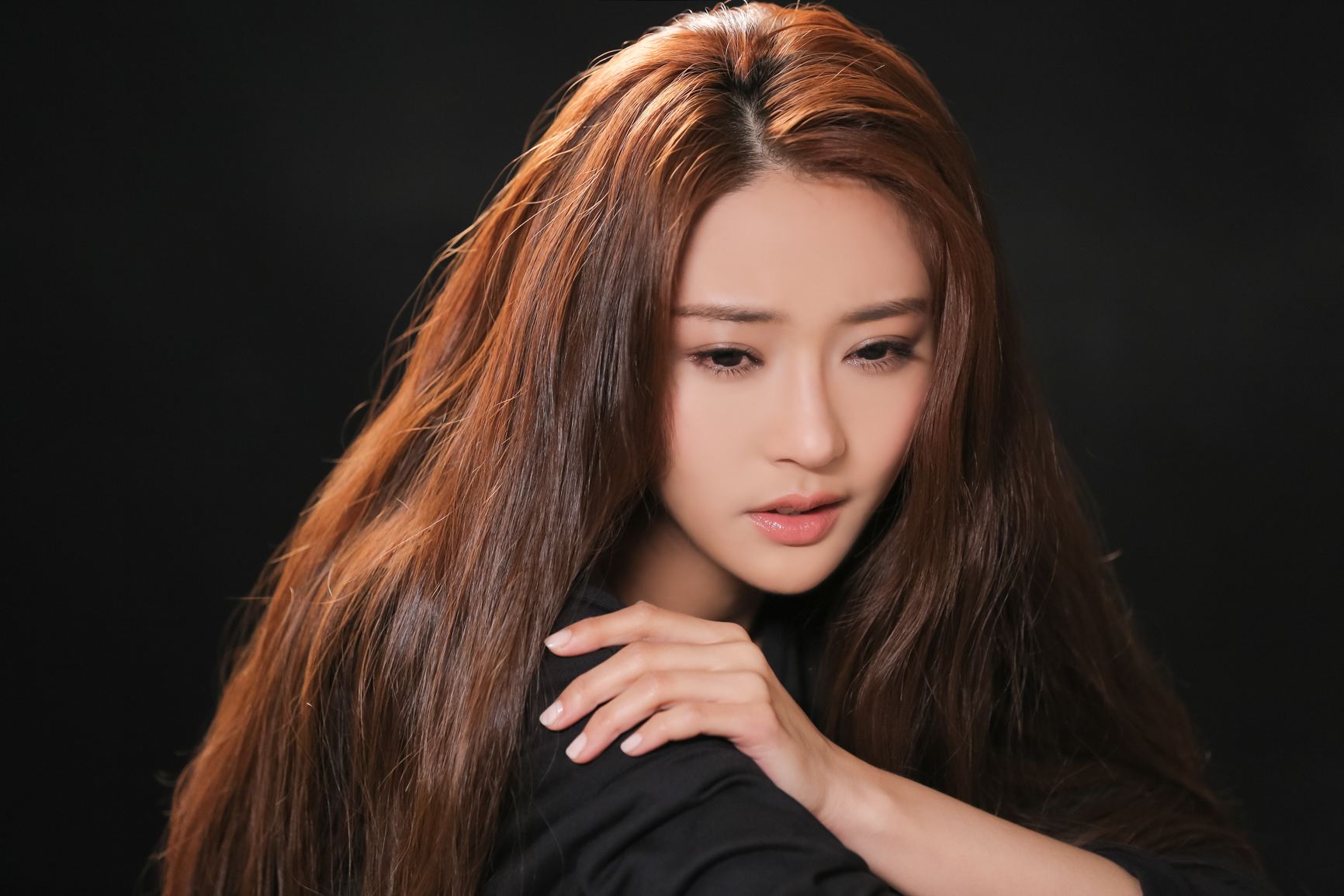  p>陈冰(chen bing),1990年5月1日出生于吉林省延吉市,中国流行乐女