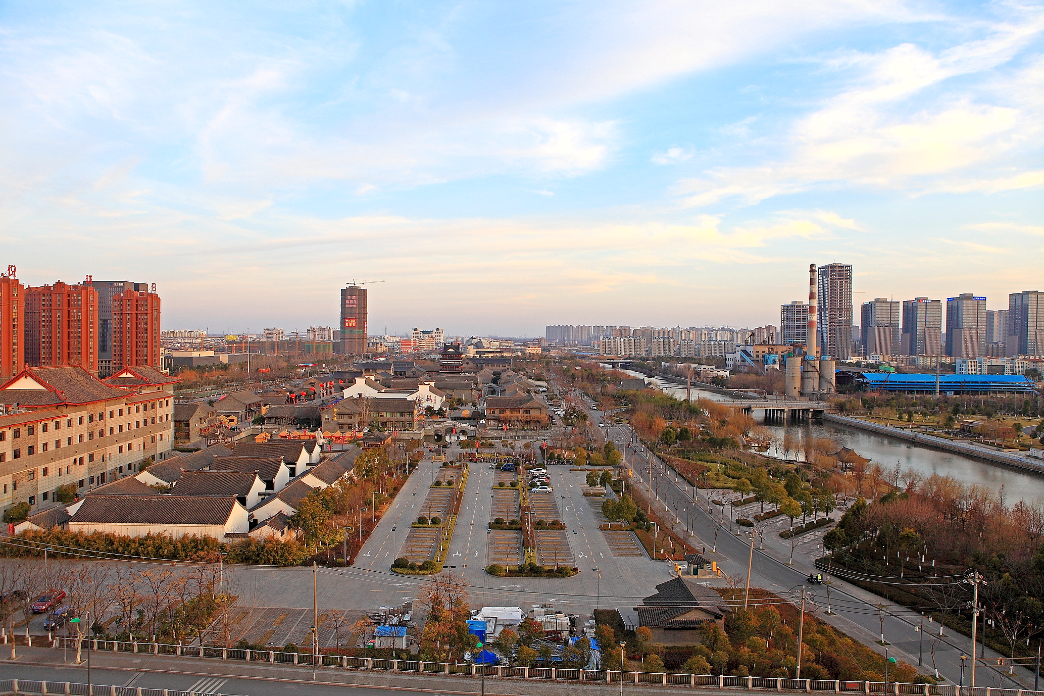  p>盐镇水街是盐城市海盐历史文化风貌区的重要组成部分,位于 a href=