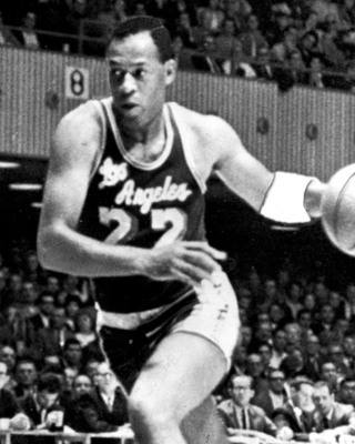  p>埃尔金·贝勒(elgin baylor,1934年9月16日—2021年3月),出生于