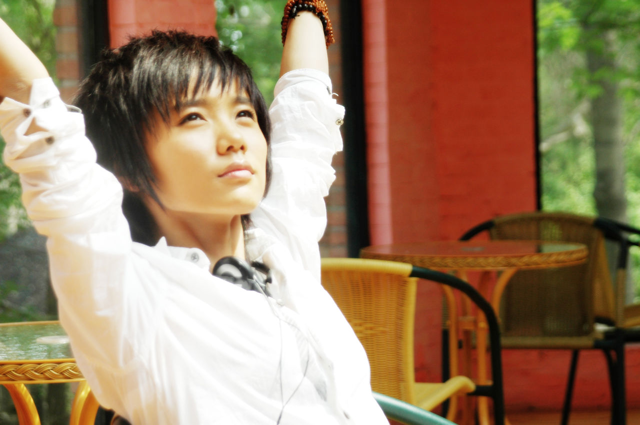  p>许飞,1985年11月11日出生于吉林省四平市梨树县,中国内地流行乐女