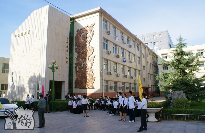 2 high school of beijing,简称北京昌平二中),创建于1