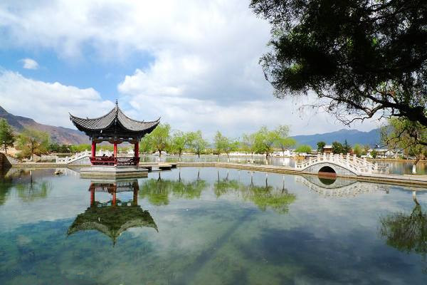  p>鹤庆县, a target="_blank" href="/item/云南/206207" data-lemma