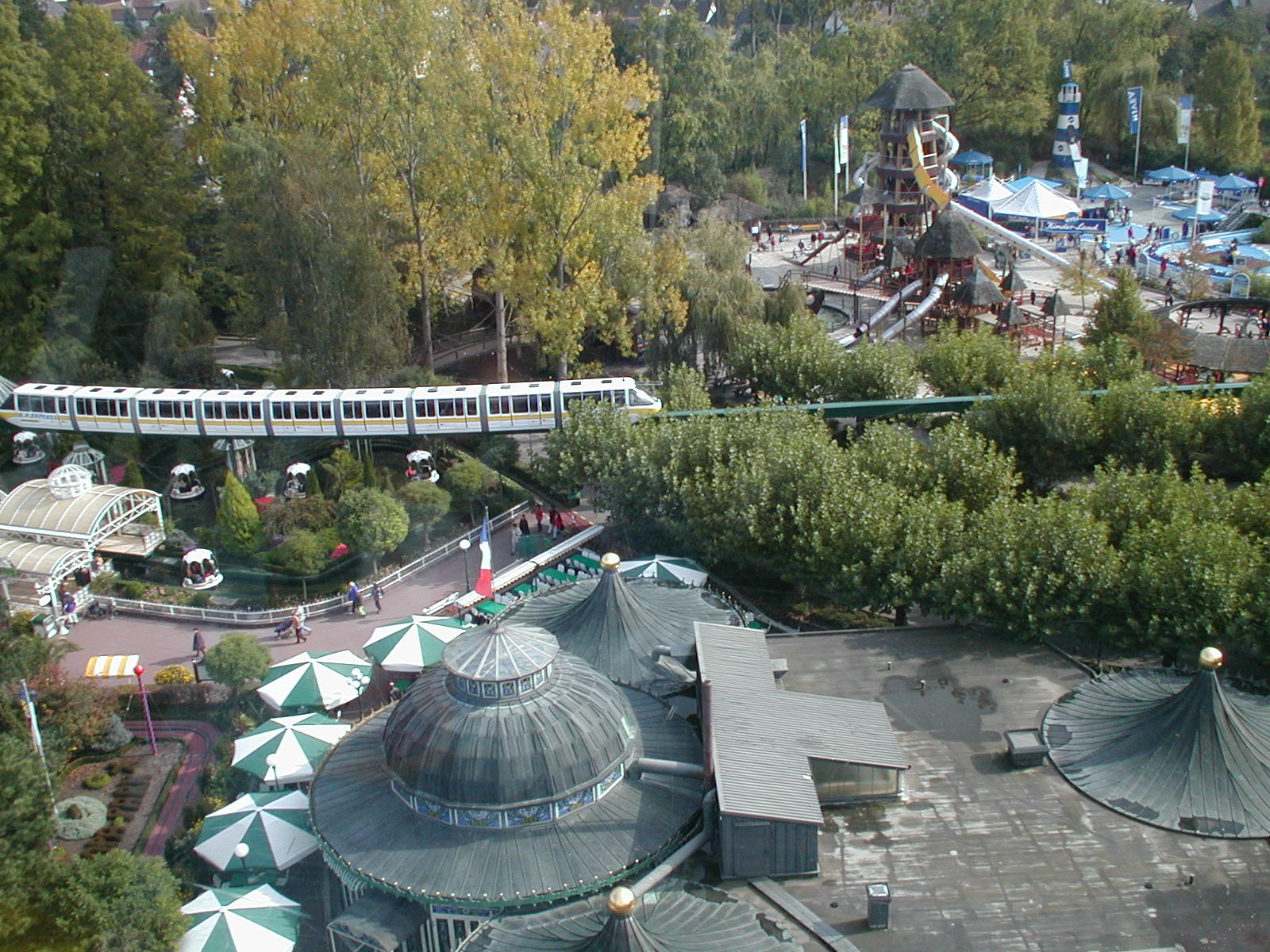 欧洲主题公园无愧于用风景如画来形容,它坐落于德国鲁斯特(rust)的