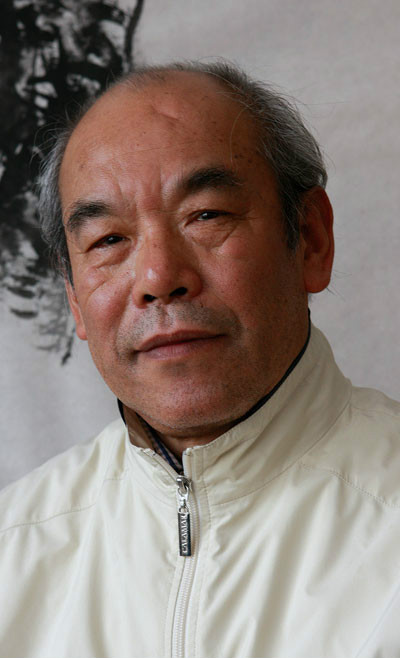  p>刘鸿信,1944年生,著名国画大家 a target="_blank" href="/item/梁