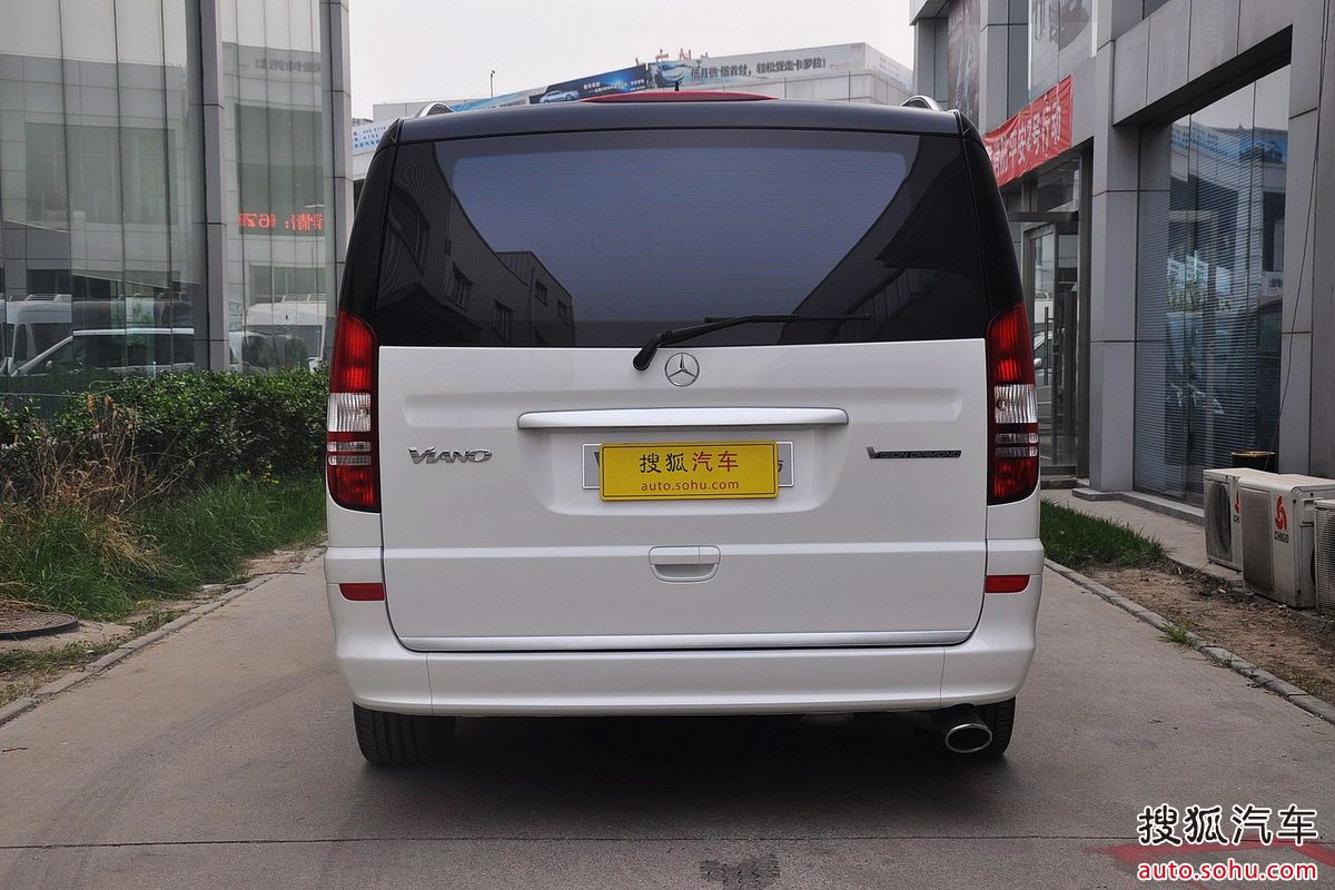  p>唯雅诺是奔驰品牌车的一个系列,被定位为"外交级mpv"的梅赛德斯,是