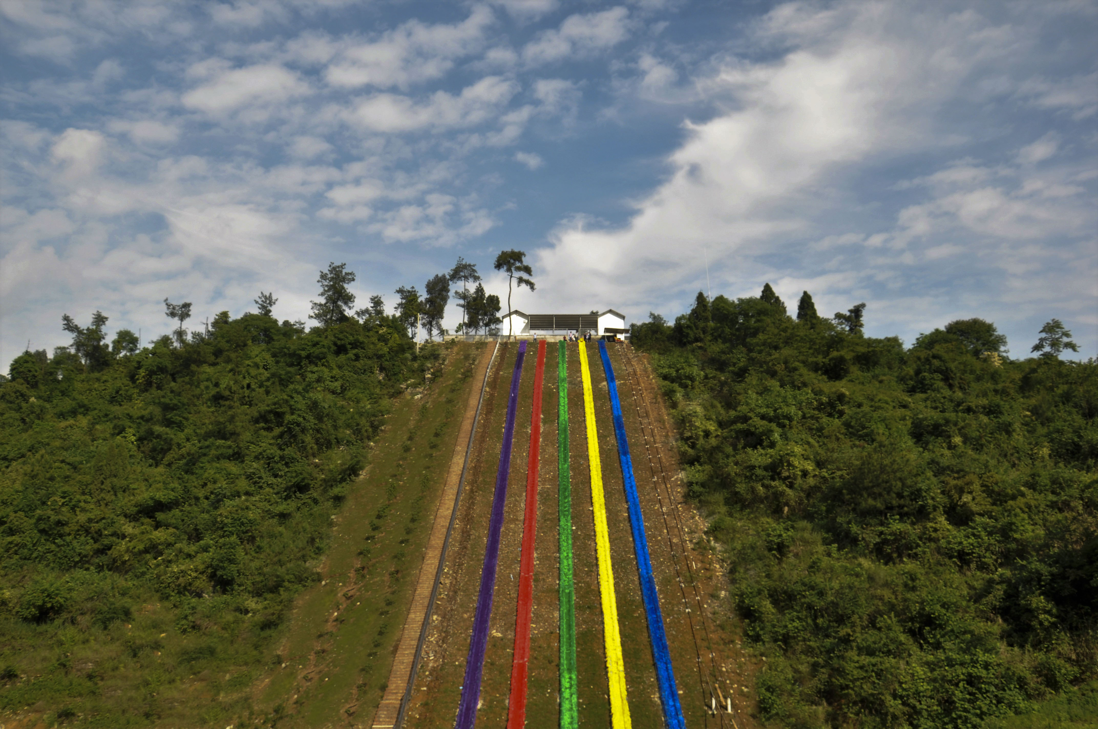 p>丰都九重天景区位于方斗山脉尾端的 a href="#" data-lemmaid="