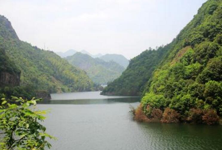  p data-id="gnaux54nwt">福溪水库,位于浙江省温州市乐清市 a target