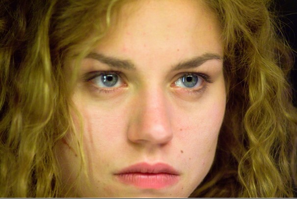 (émilie dequenne),1981年8月29日出生于比利时伯勒伊,比利时女演员