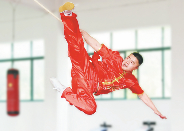  p data-id="gnytm5qi1s">疯魔棍是少林棍法一种,姜容樵先生著少林