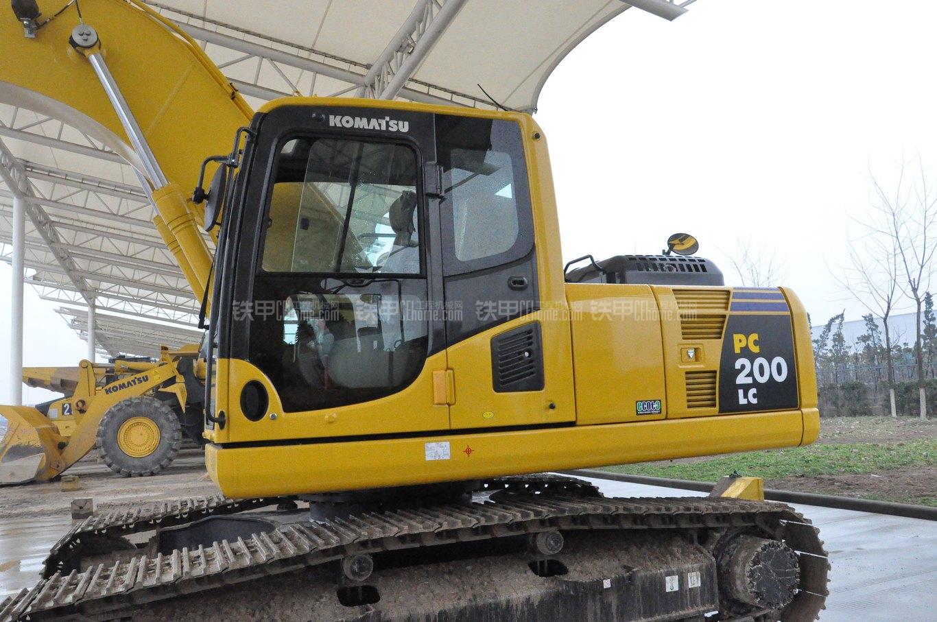  p>小松pc200lc-8m0挖掘机是一台挖掘机,由株式会社小松制作所制造.