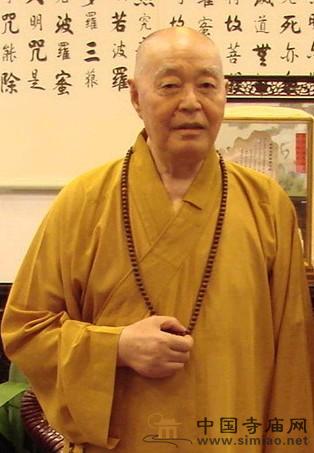  p>妙灵法师,上海市真如寺退居方丈,出生于1928年,现年94岁,江苏东台
