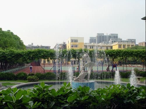  p> a target="_blank" href="/item/南昌市育新学校/1521644" data