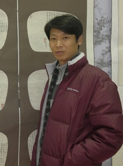  p data-id="gnb0ha0npe">杨玉剑1975年出生,河北省唐山市人,中国书