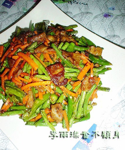 红萝卜豇豆煸肉丝
